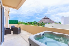 Isla 33 Resort & Villas