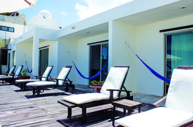 Luna d'Miel Suites