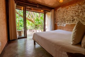 Mayan Monkey Isla Mujeres Social Hotel