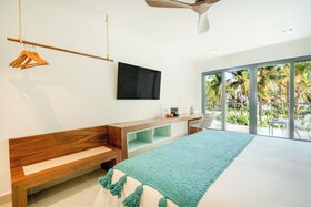 Mayan Monkey Isla Mujeres Social Hotel