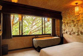 Mayan Monkey Isla Mujeres Social Hotel