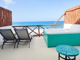The Mint Resort Isla Mujeres