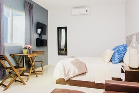 Aquamarina Suites