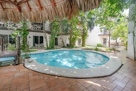 Mayan Art Hotel 10 Avenue