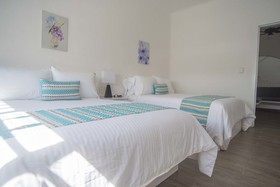 Mala Vecindad Playa Hotel