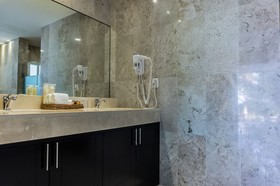 Casa Coral Luxury Condos