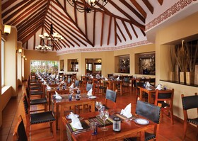 El Dorado Seaside Suites Catamarán, Cenote & More Inclusive