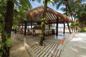 El Dorado Seaside Suites Catamarán, Cenote & More Inclusive