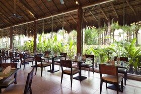 El Dorado Seaside Suites Catamarán, Cenote & More Inclusive