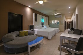 El Dorado Seaside Suites Catamarán, Cenote & More Inclusive