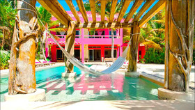 Villa Alma Rosa by RMH