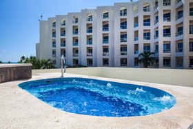 Aquamarina Beach Hotel Cancun