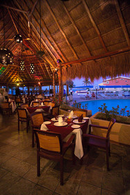 Aquamarina Beach Hotel Cancun