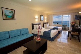 Aquamarina Beach Hotel Cancun