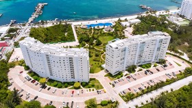 Caribe Beachfront 2 BR - Incredible Oceanview