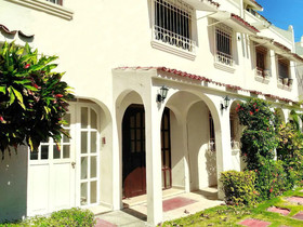 Casa Blanca Boutique & Organic