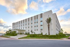 City Express Plus by Marriott Cancún Aeropuerto Riviera