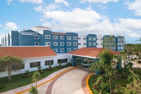 Courtyard Cancun Airport