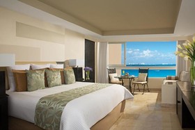 Dreams Sands Cancun Resort & Spa