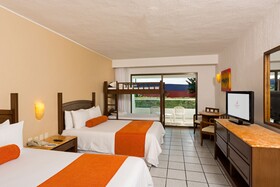 Flamingo Cancun Resort