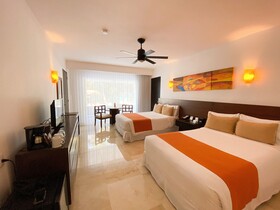 Flamingo Cancun Resort