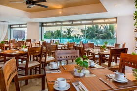 Flamingo Cancun Resort