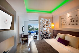 Flamingo Cancun Resort