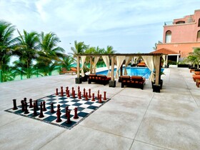 Flamingo Cancun Resort