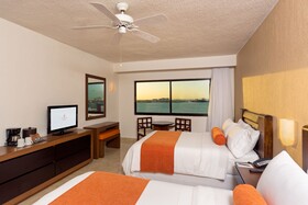 Flamingo Cancun Resort