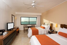 Flamingo Cancun Resort
