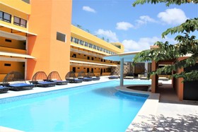 Hacienda Madrono Cancun