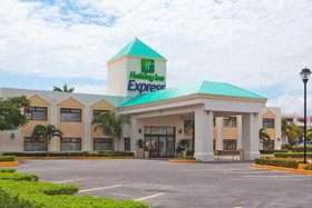 Holiday Inn Express Cancun Zonaera