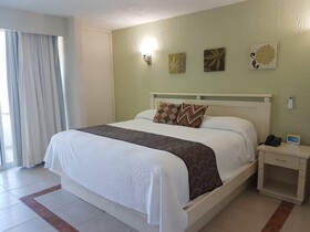 Hotel Solymar Cancun Beach Resort by Solymar Condos