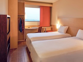 Ibis Cancun Centro Hotel