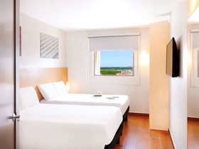 Ibis Cancun Centro Hotel