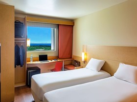 Ibis Cancun Centro Hotel