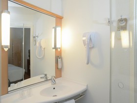 Ibis Cancun Centro Hotel