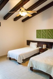 Las Gaviotas Hotel & Suites