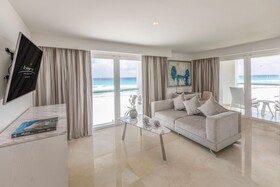 Le Blanc Spa Resort