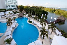 Le Blanc Spa Resort