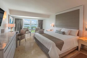 Le Blanc Spa Resort