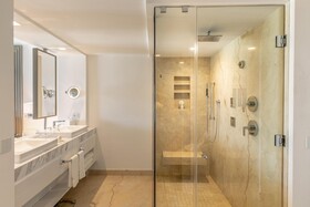 Le Blanc Spa Resort