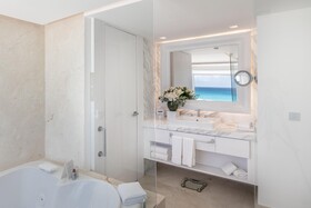 Le Blanc Spa Resort