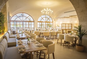 Majestic Elegance Costa Mujeres