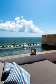 Majestic Elegance Costa Mujeres