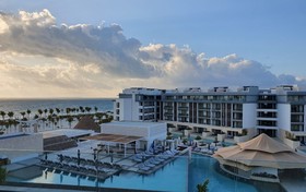 Majestic Elegance Costa Mujeres