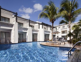 Margaritaville Island Reserve Riviera Cancún by Karisma