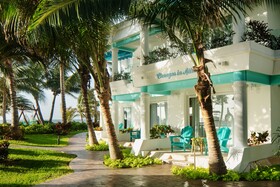 Margaritaville Island Reserve Riviera Cancún by Karisma