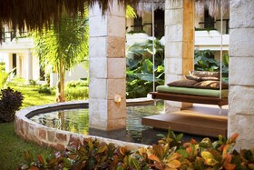 Margaritaville Island Reserve Riviera Cancún by Karisma
