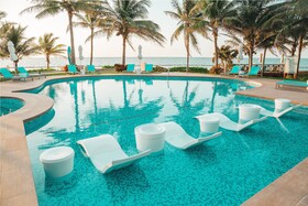 Margaritaville Island Reserve Riviera Cancún by Karisma